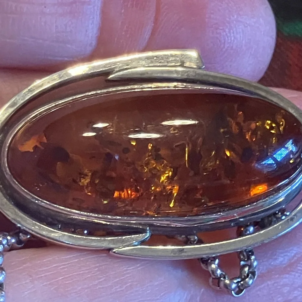 STERLING SILVER BALTIC AMBER PENDANT AND CHAIN - Picture 1 of 9